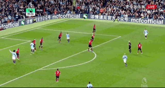 巴萨旧将：足球世界没人能达到梅西的高度，他让我们变得更好