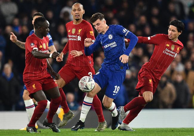 大连英博外援拉布亚德离队，本赛季表现起伏，遭质疑，终与俱乐部解约。